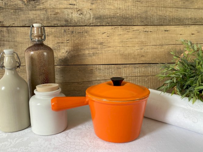 825⚜️ Le Creuset Poêlon Caquelon Casserole Orange en Fonte Émaillée