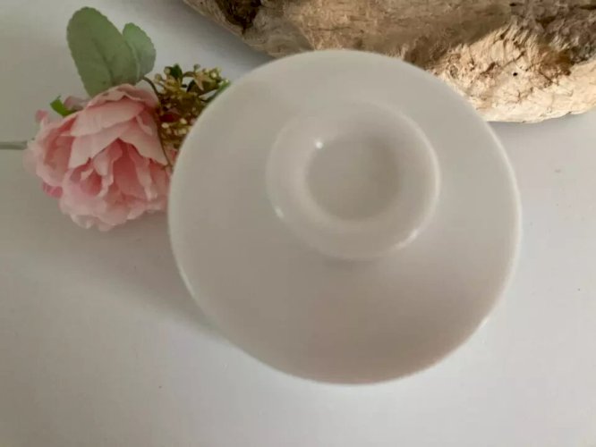 9 ⚜️ Ancien Pot Blanc Bonbonnière Verre Opale Avec Relief Plantes Végétation