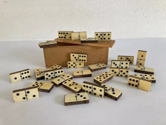 9 ⚜️ Ancien Vieux Jouet Jeu De Société Boite en Bois 28 Dominos en Bois Vintage