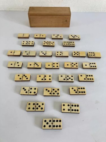 9 ⚜️ Ancien Vieux Jouet Jeu De Société Boite en Bois 28 Dominos en Bois Vintage
