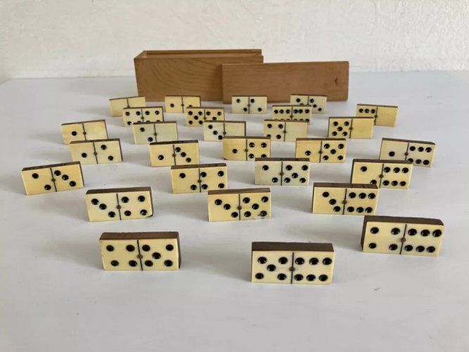 9 ⚜️ Ancien Vieux Jouet Jeu De Société Boite en Bois 28 Dominos en Bois Vintage