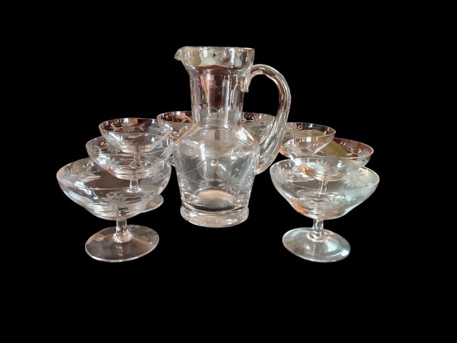 9 Anciennes Coupes Verres À Champagne Cristal Avec Verseuse  Décor Gravé Floral