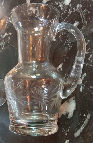 9 Anciennes Coupes Verres À Champagne Cristal Avec Verseuse  Décor Gravé Floral