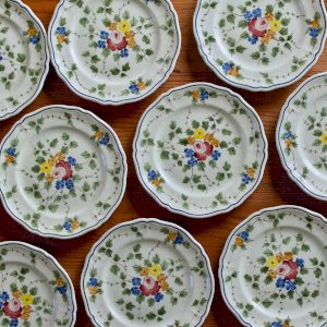 9 hand-painted dessert plates Longchamp Nemours collection