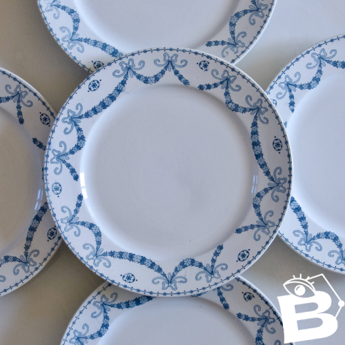 9 assiettes à dessert terre de fer signées Sarreguemines Juliana