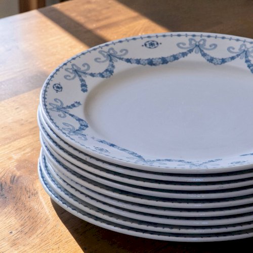 9 assiettes à dessert terre de fer signées Sarreguemines Juliana