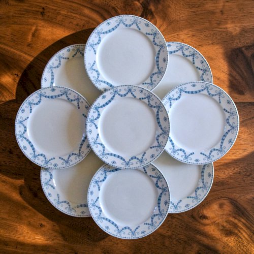 9 assiettes à dessert terre de fer signées Sarreguemines Juliana