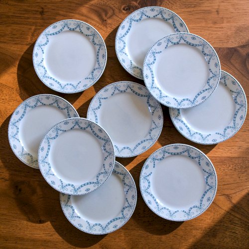 9 assiettes plates anciennes terre de fer signées Sarreguemines Juliana