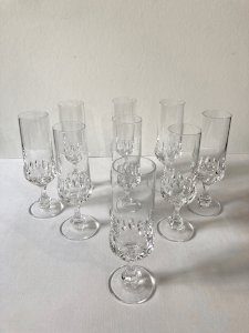 9 flûtes à champagne en cristal ciselé
