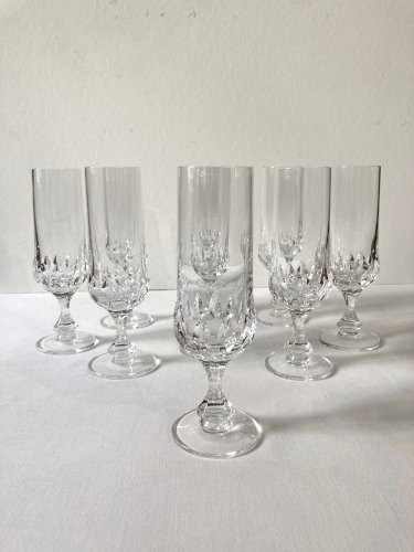 9 flûtes à champagne en cristal ciselé