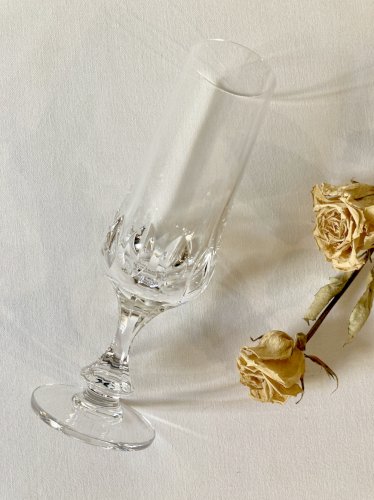 9 flûtes à champagne en cristal ciselé