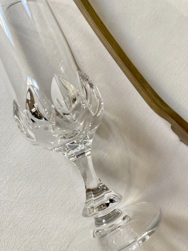 9 flûtes à champagne en cristal ciselé