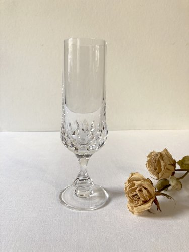 9 flûtes à champagne en cristal ciselé