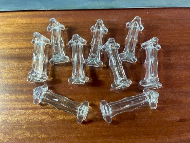 9 portes couteaux anciens en verre moulé Portieux