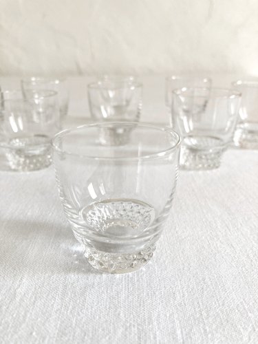 9 verres à liqueur en cristal, années 1950