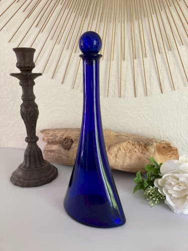 924⚜️ Ancienne Bouteille en Verre Bleu Vintage Hauteur 32 Cm