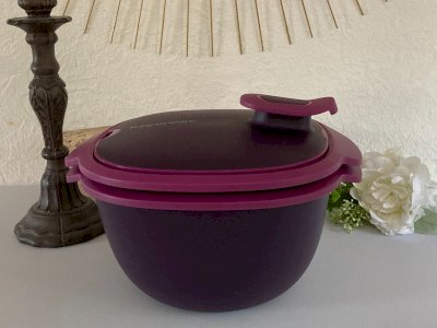 924⚜️ Tupperware La Gamme Iso Tup  3.4 L Avec La Passoire 2.25 L Couleur Violet