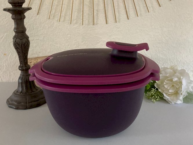 924⚜️ Tupperware La Gamme Iso Tup  3.4 L Avec La Passoire 2.25 L Couleur Violet