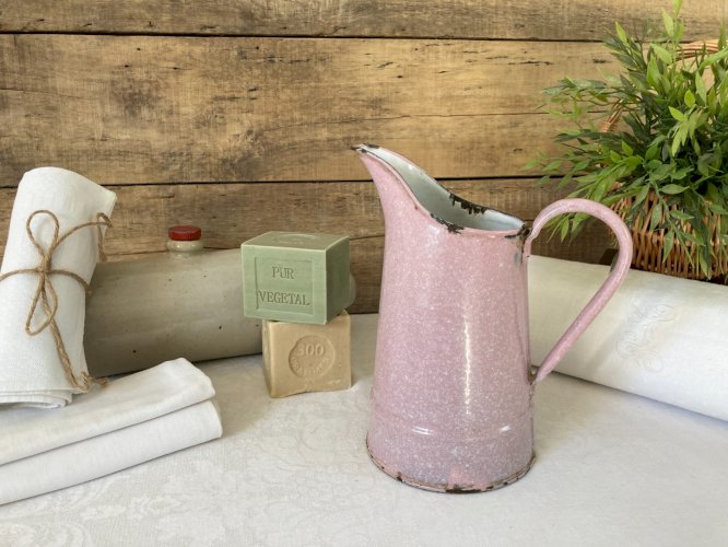 925⚜️ Ancien Broc Pichet en Tôle Émaillé Couleur Rose Hauteur 21 Cm Vintage