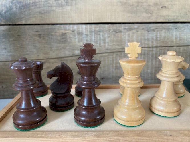 925⚜️ Ancien Pions D'échec en Bois Feutrés Pièces D'échiquier Complet