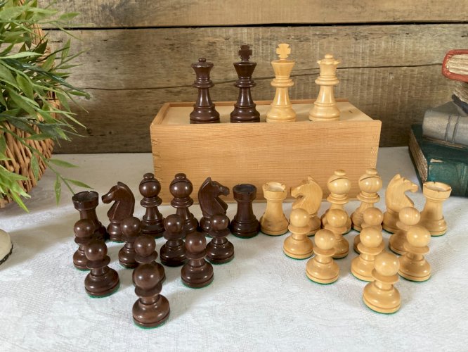 925⚜️ Ancien Pions D'échec en Bois Feutrés Pièces D'échiquier Complet