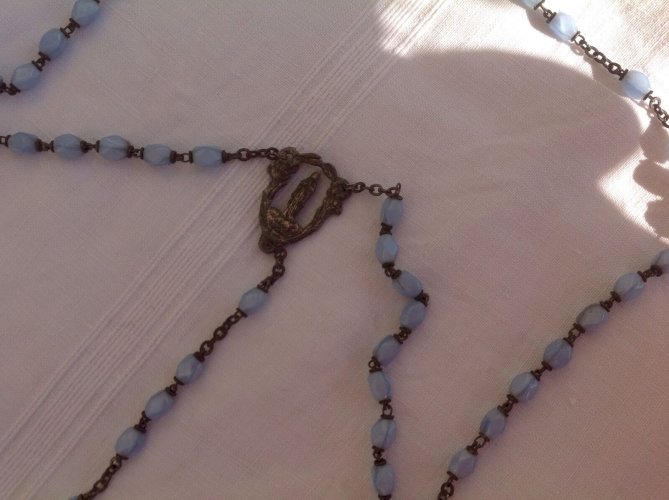 A VOIR TRES BEAU CHAPELET PERLES A FACETTES croix argent -?
