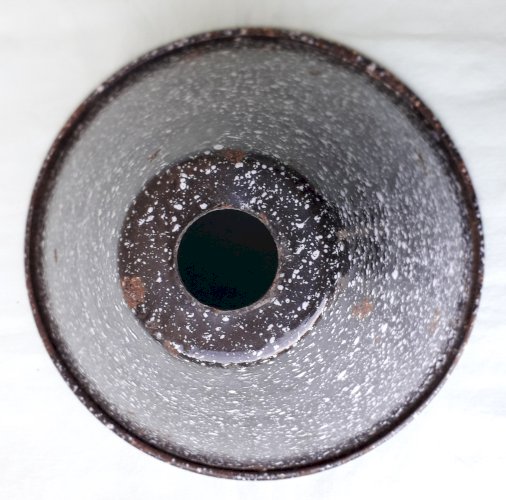 Abat-jour en tôle émaillée