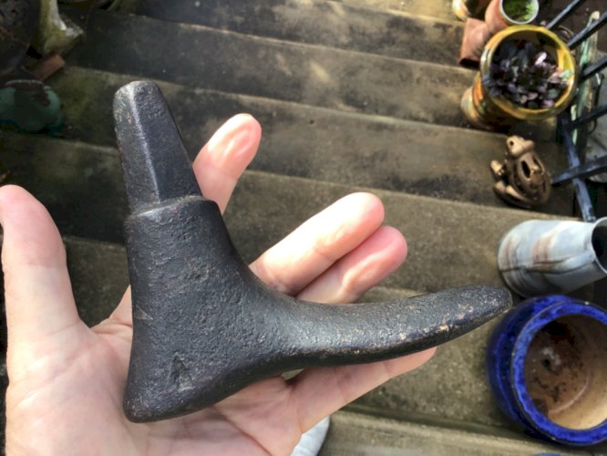 Adorable tout petit Pied enclume forme de chaussure cordonnier en fonte 13 cm