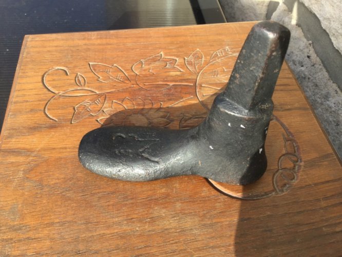 Adorable tout petit Pied enclume forme de chaussure cordonnier en fonte 13 cm