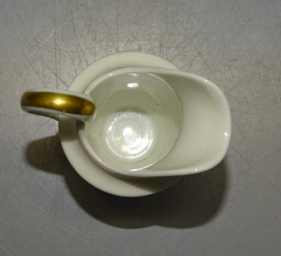 - AIGUIERE MINIATURE PORCELAINE DE PARIS STYLE EMPIRE BROC? CREMIER? Ht 9,9 cm D