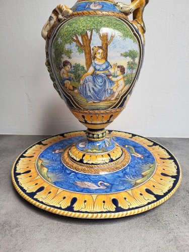 AIGUIERE + PLAT EN FAIENCE DE NEVERS MONTAGNON
