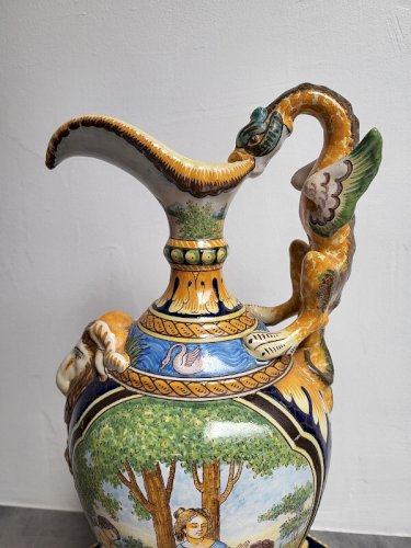 AIGUIERE + PLAT EN FAIENCE DE NEVERS MONTAGNON
