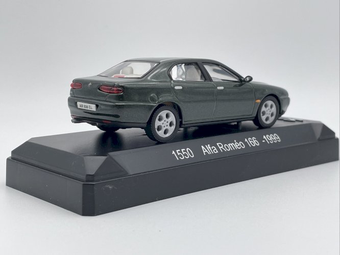 Alfa Roméo 166 (1999) 1/43 Solido