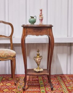 Alfred, le guéridon en bois et marbre N°146