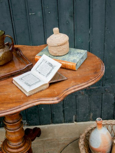 Alfred, le guéridon en bois N°114