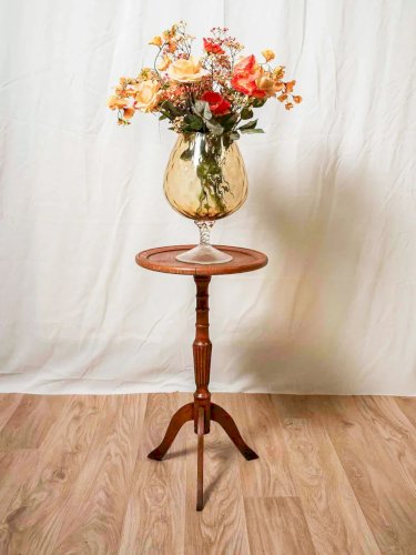 Alfred, le guéridon en bois N°121