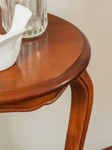 Alfred, le guéridon en bois N°129