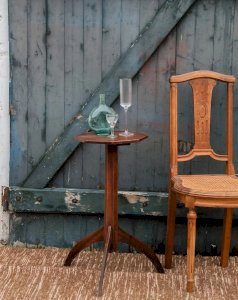 Alfred, le guéridon en bois N°48