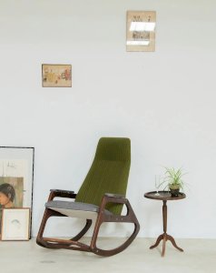 Alibert, the Scandinavian rocking chair No. 32