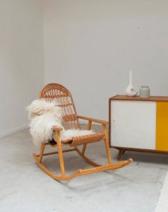 Alibert, the Uluv rocking chair in light wood No. 56