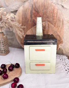 Alix, the cook, the metal child toy No. 421