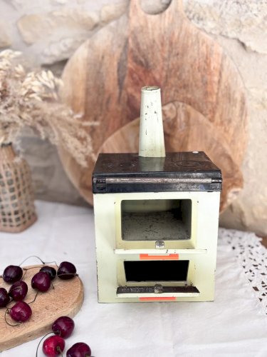 Alix, la cuisinière, le jouet enfant en métal N°421