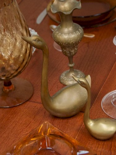 Alix, la paire de cygnes en laiton doré N°491