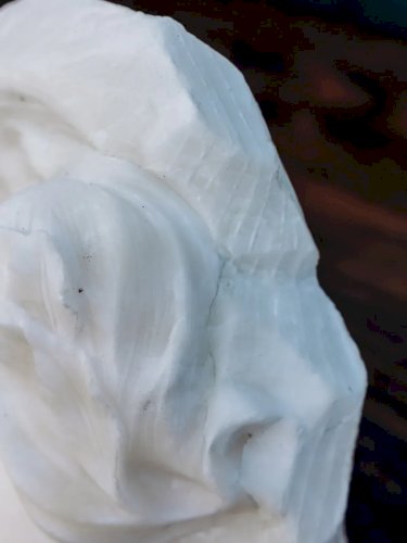 Alix, la sculpture bas relief en marbre N°528