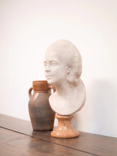 Alix, le buste en plâtre N°457