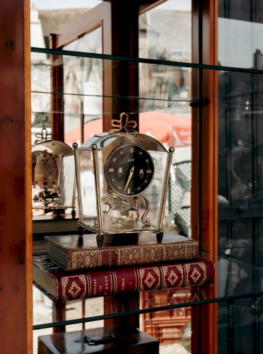 Alix, le pendule à poser en laiton N°438