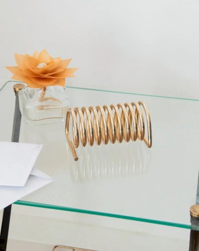 Alix, le porte courrier en métal doré N°582