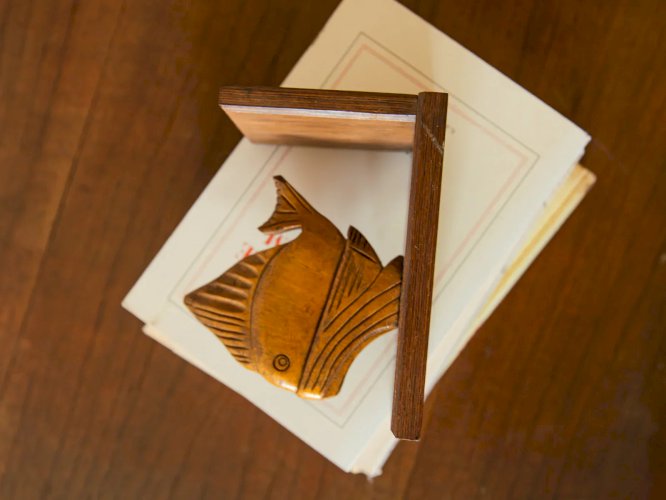 Alix, le presse livres en bois N°543