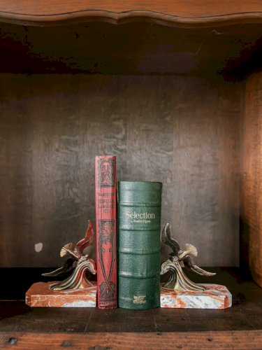 Alix, le presse livres en marbre N°546