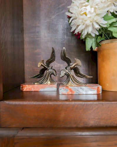 Alix, le presse livres en marbre N°546